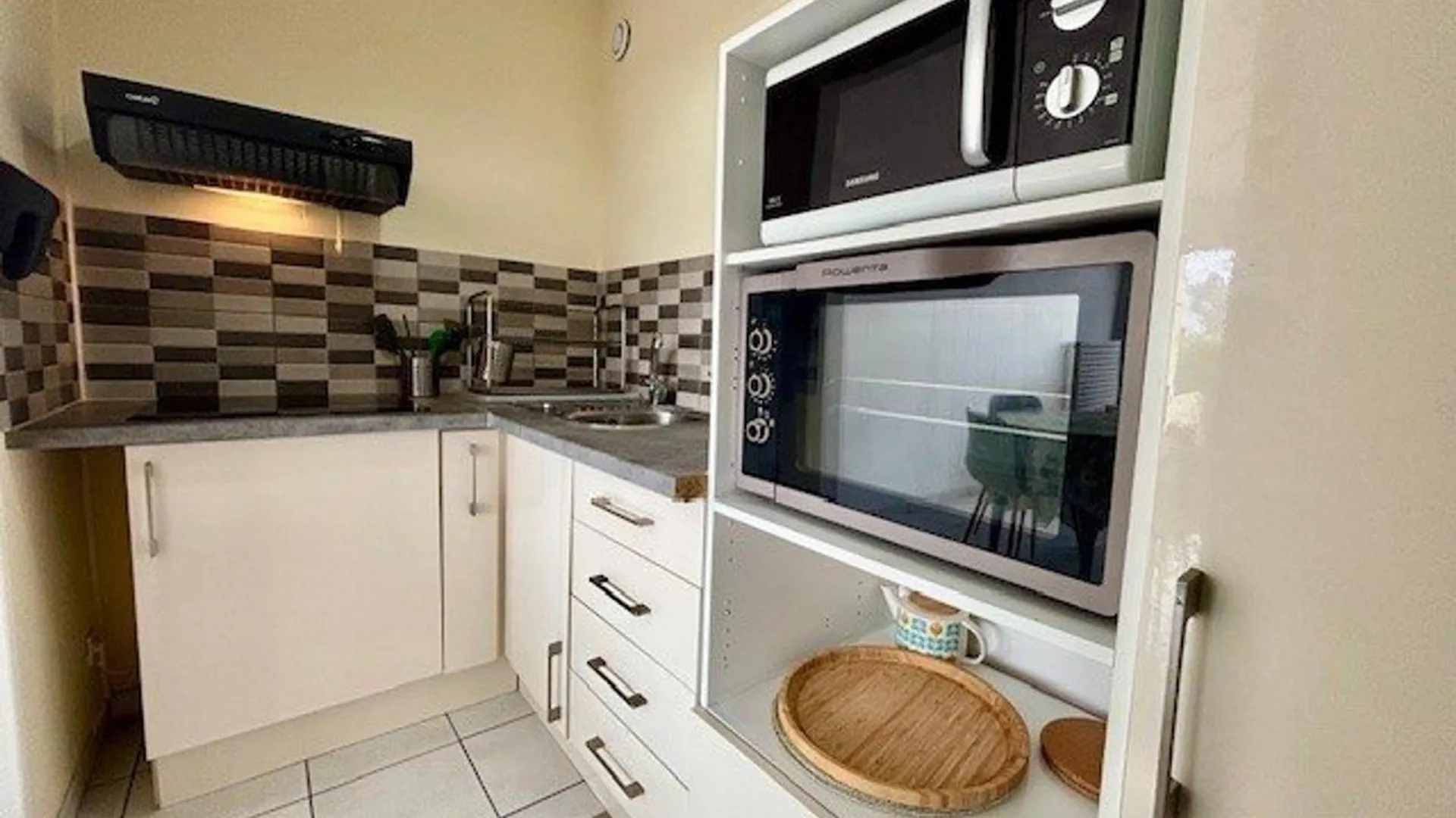Studio Charmant Avec Terrasse Ensoleillee Et Parking A Quiberon - Fr-1-478-314