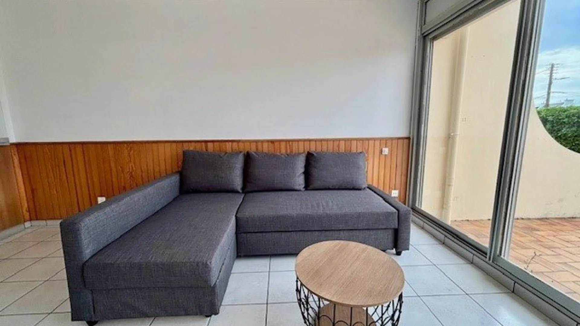 Apartment Studio Charmant Avec Terrasse Ensoleillee Et Parking A Quiberon - Fr-1-478-314