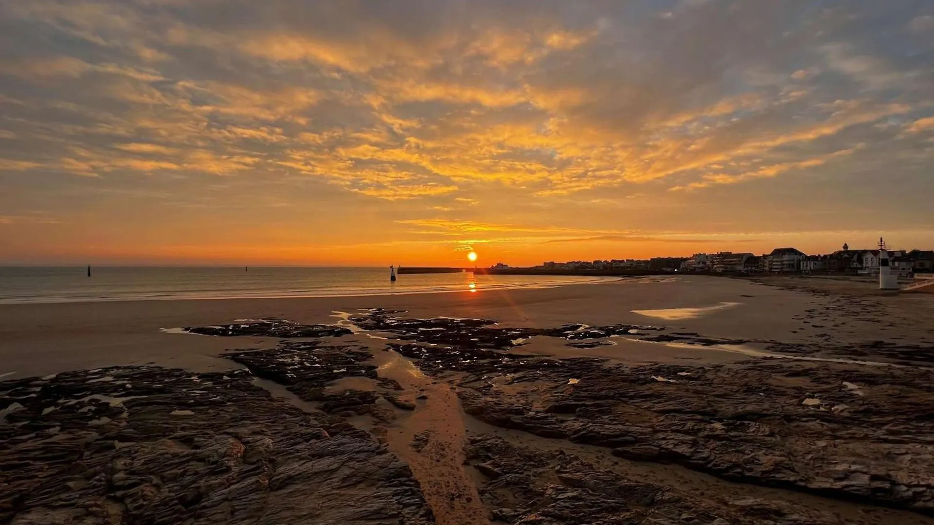 Apartment Studio Charmant Avec Terrasse Ensoleillee Et Parking A Quiberon - Fr-1-478-314 France